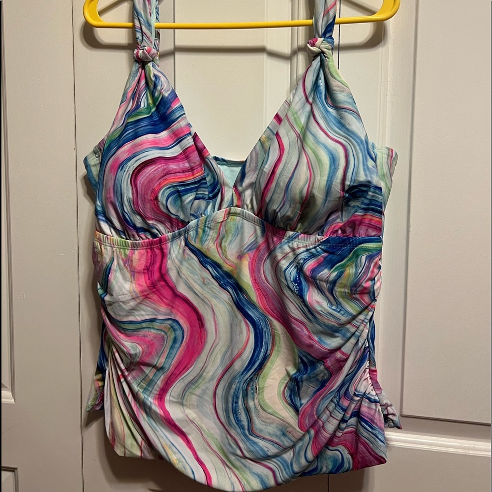 NWT Women’s Munah Tankini TOP Only size 24